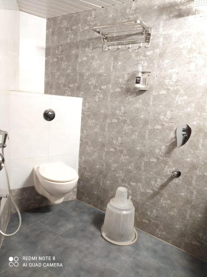 U Life Hotel Mumbai Exterior foto